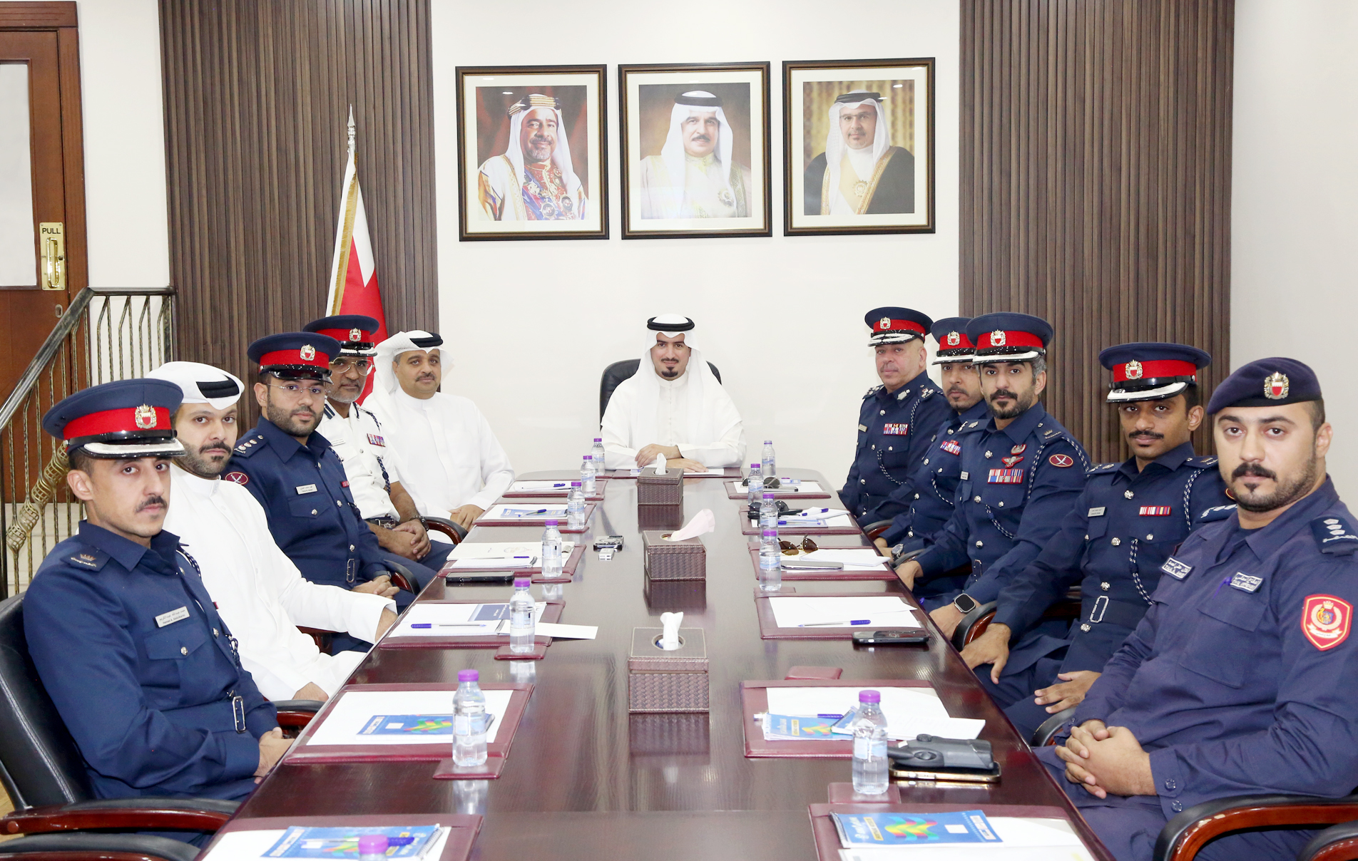 محافظ العاصمة  يترأس اجتماع اللجنة الأمنية بالمحافظة<